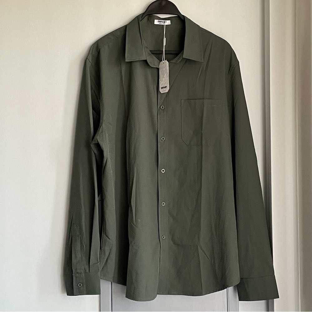 NWT COOFANDY Olive Green Long Sleeve Button Down Shirt